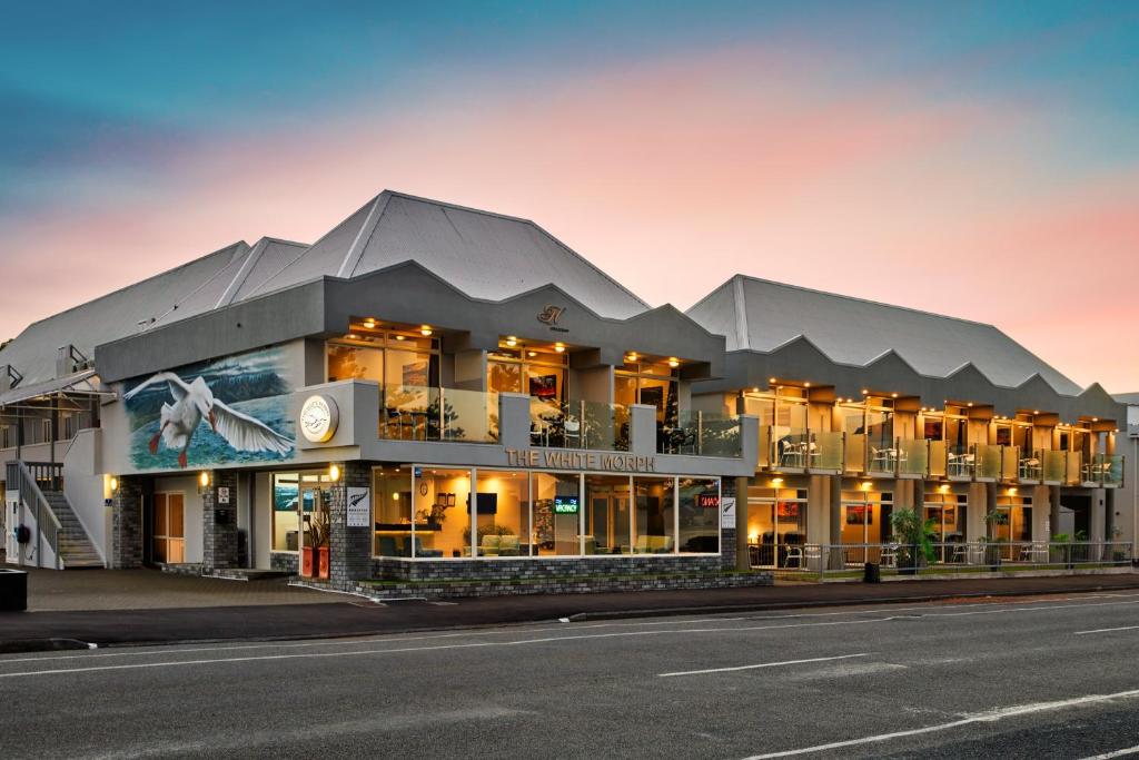 The White Morph Motels Hotel
