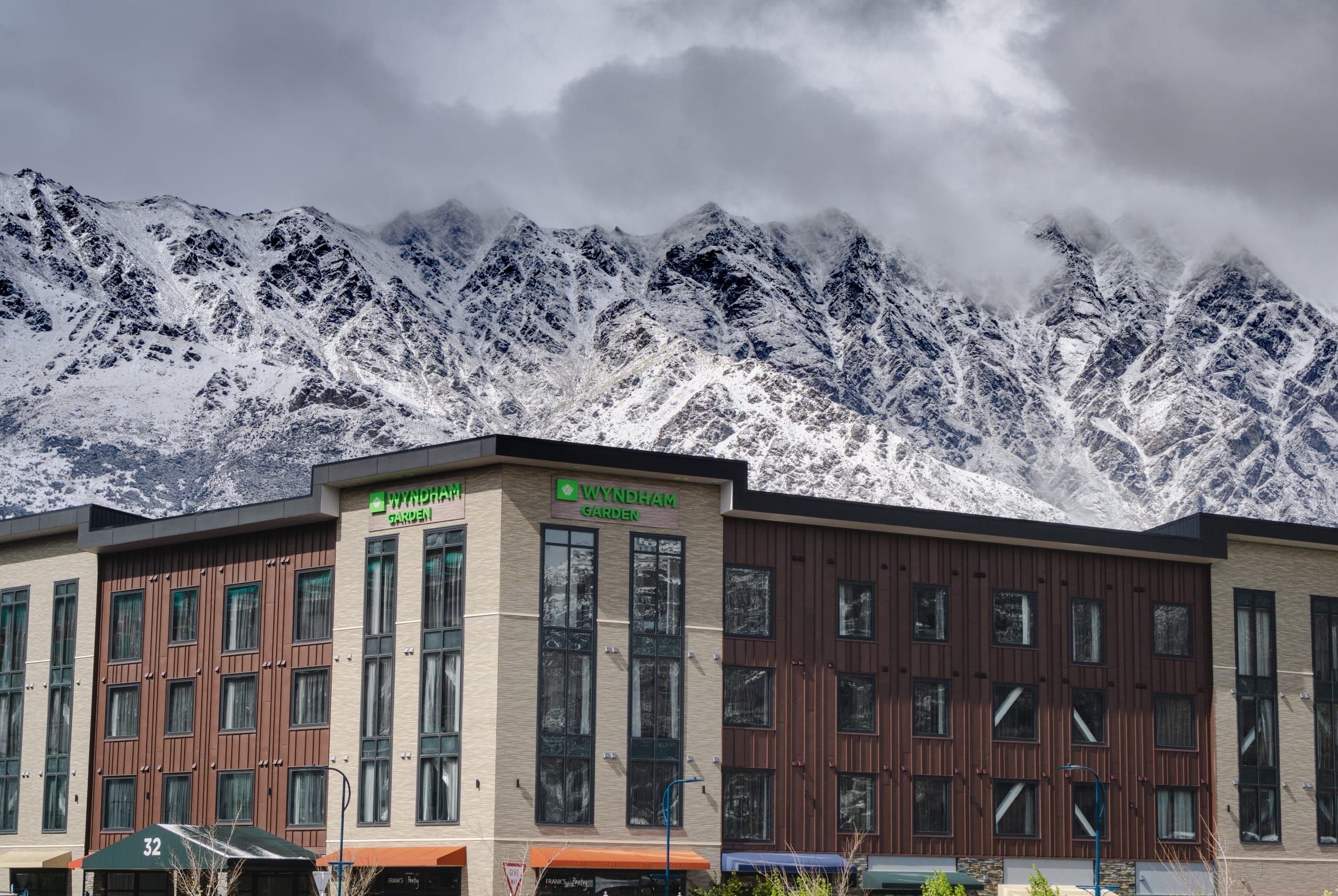 Remarkables Park Hotel
