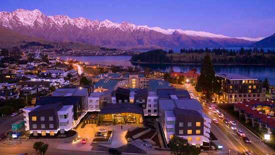 Holiday Inn Express & Suites Queenstown by IHG