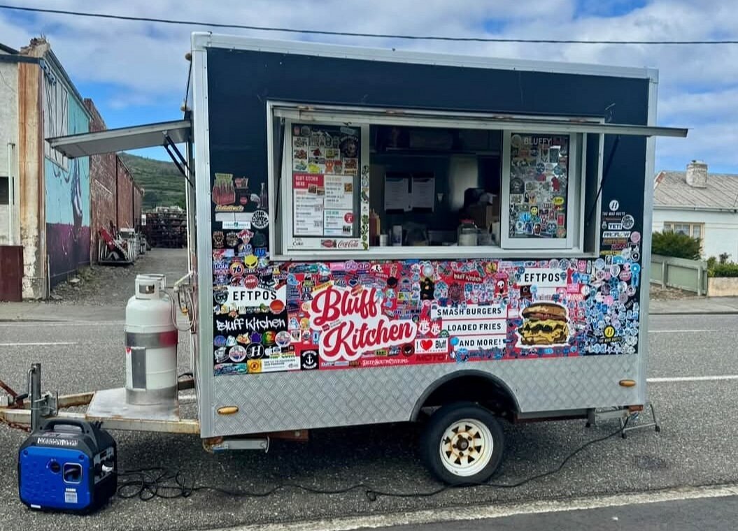BLUFF KITCHEN