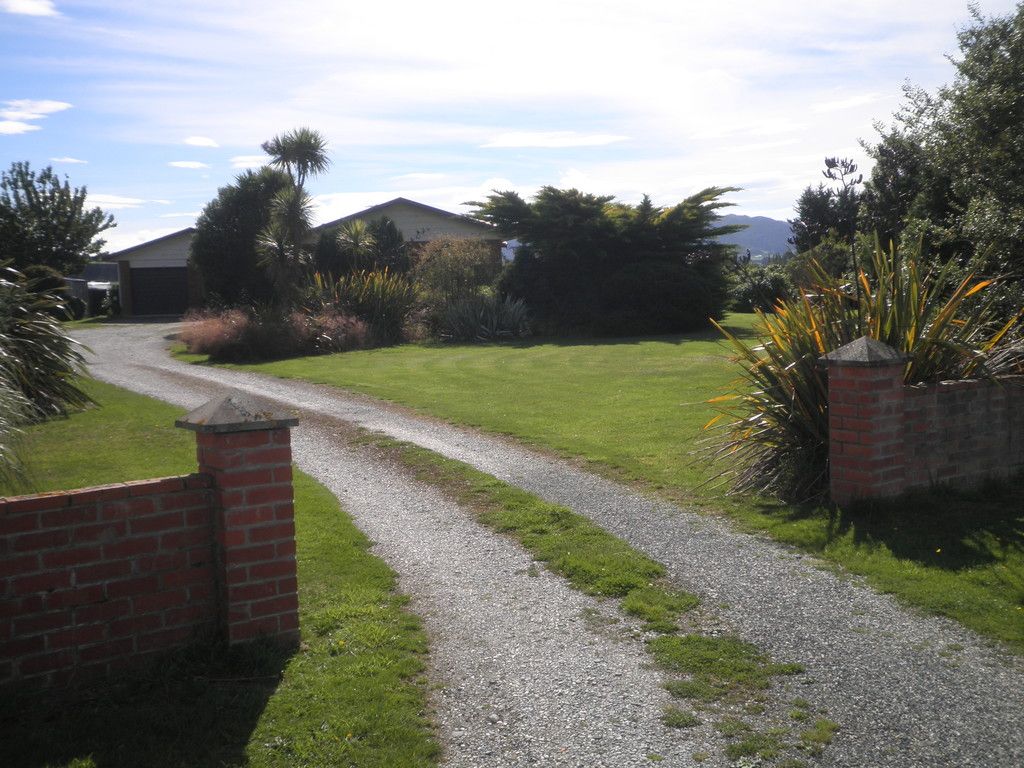 Ray White Gore - 42 Saleyard Road Rural Lifestyle Property