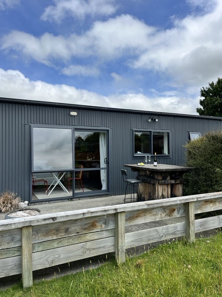 Southland Farming Retreat Hotel