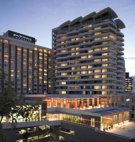 Pullman Auckland Hotel & Apartments