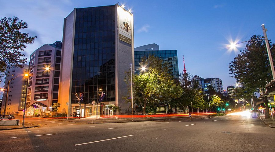 VR Queen Street Hotel & Suites