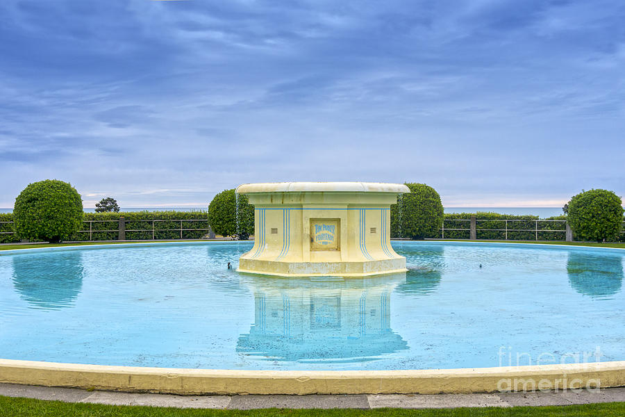 Tom Parker Fountain