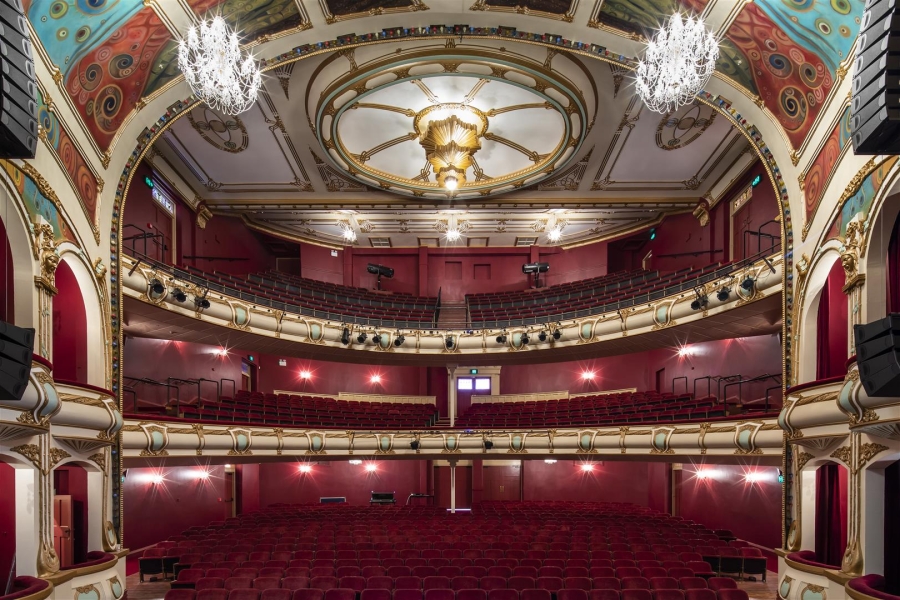 Toitoi - Opera House