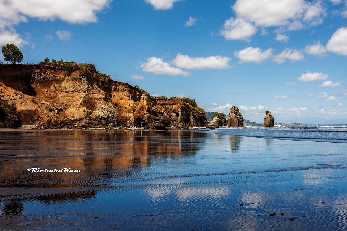 Three Sisters rock formations