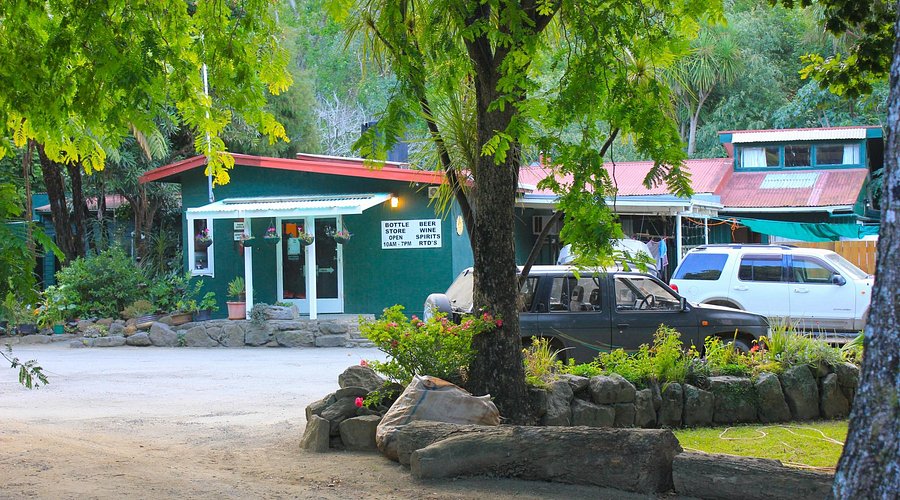 Te Araroa Holiday Park