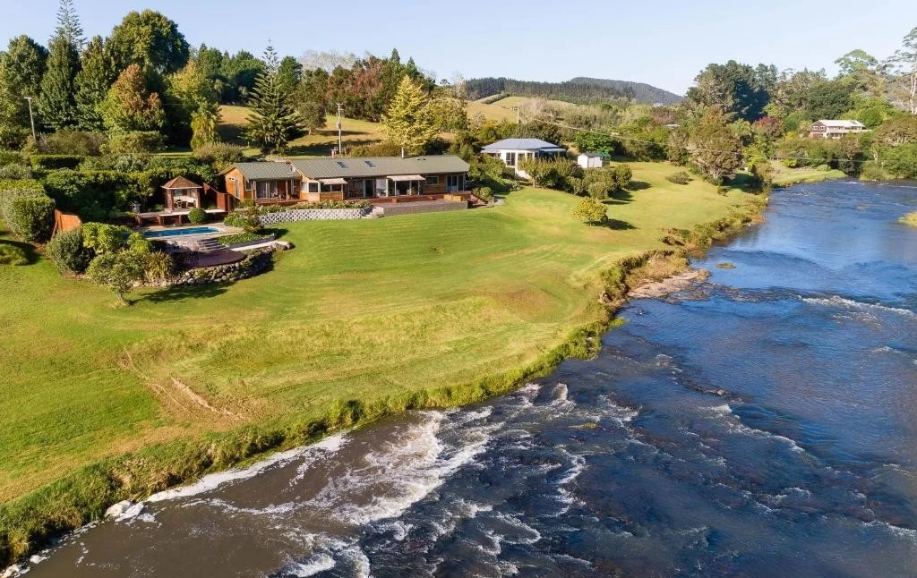 Te Awa Lodge