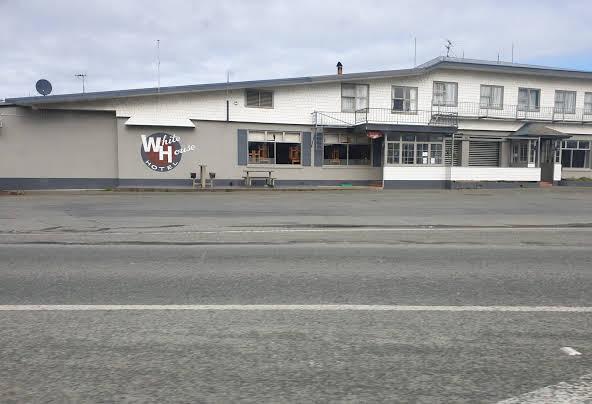 Whitehouse Hotel
