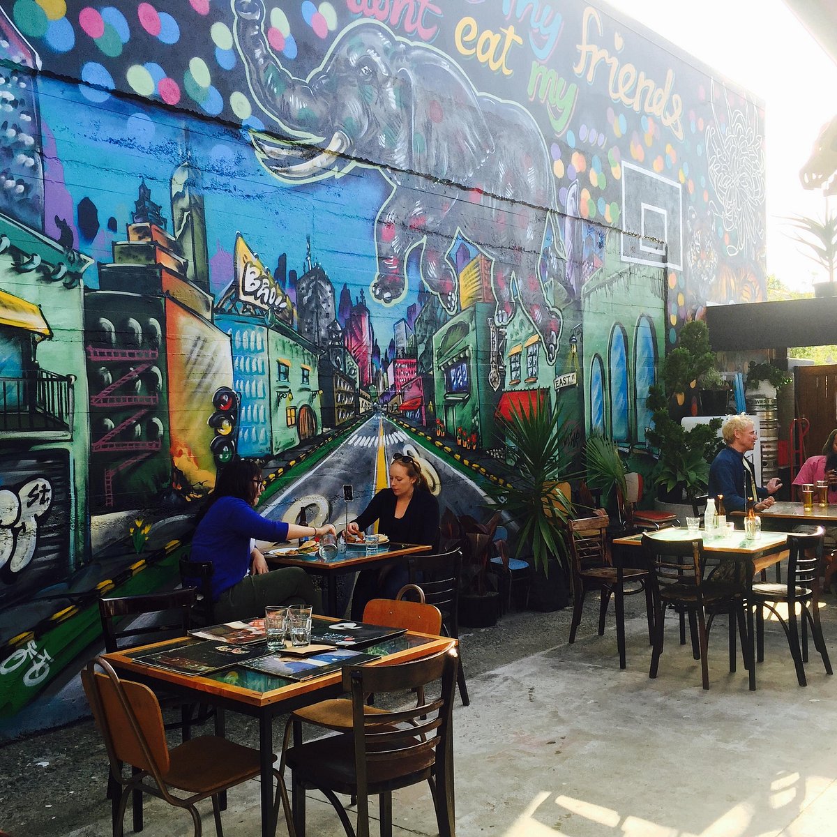 East St. Cafe and Bar