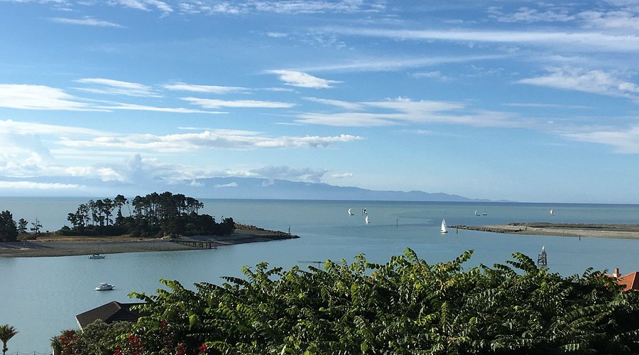 Tahunanui Beach